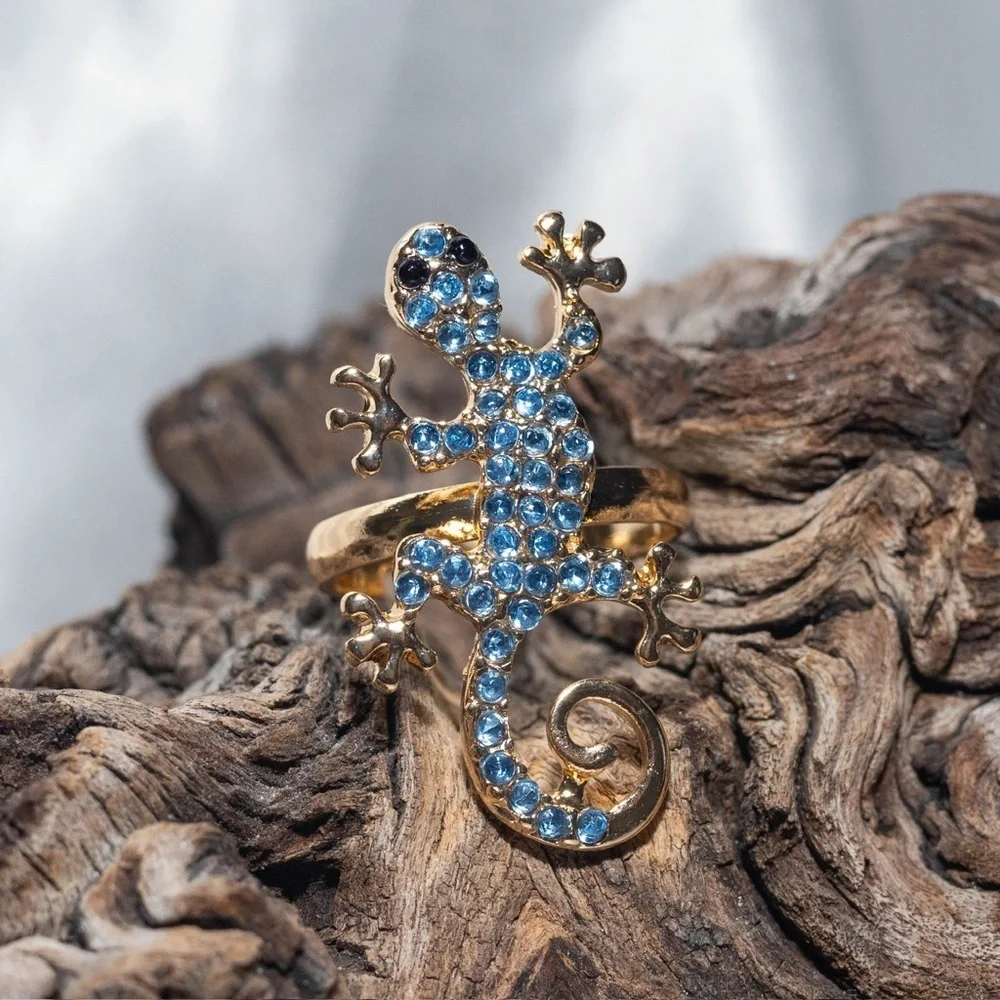 ✨Modcloth Leia Blue Rhinestone Lizard Ring